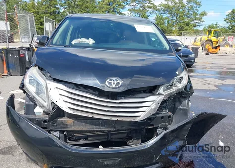 2017 Toyota Sienna Limited Premium 7 Passenger z USA, uszkodzony, nr VIN 5TDDZ3DC6HS164150